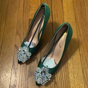 NWT Emerald Green with Diamond Brooch